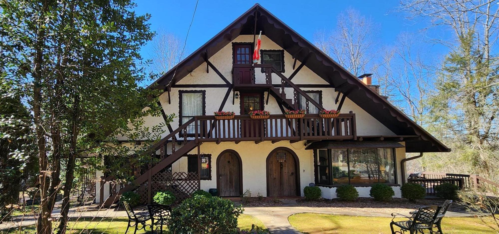 Lily Creek Lodge Далонега Екстериор снимка